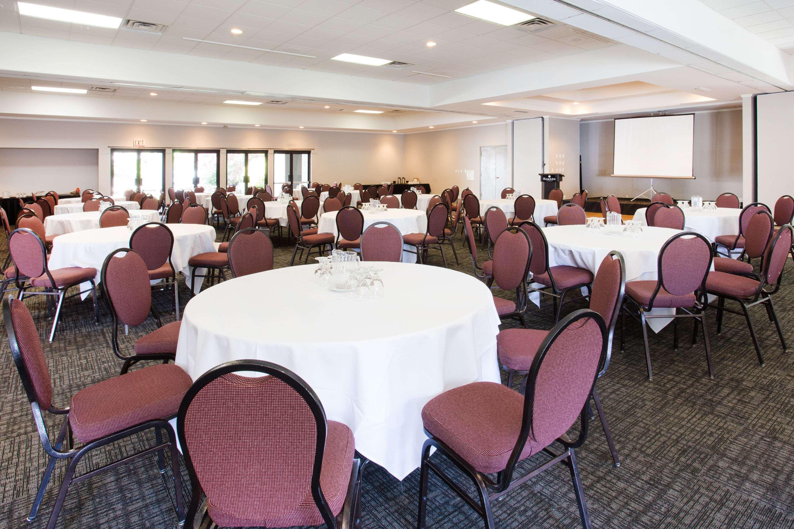 Ramada By Wyndham Duncan Cowichan Valley Buitenkant foto
